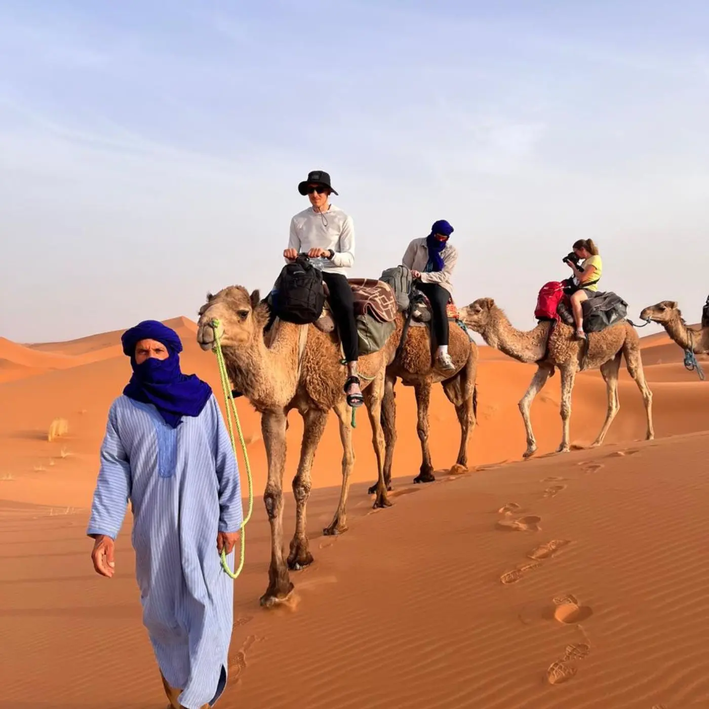 Paseo en camello de 2 noches en el desierto de Merzouga.