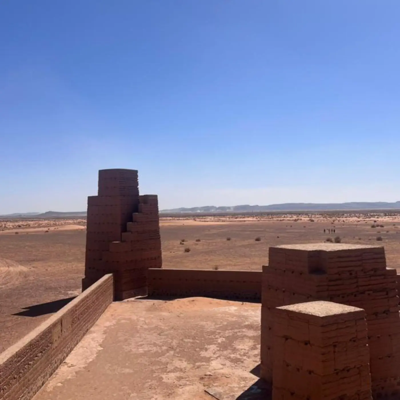 Excursión de un día a Merzouga, arte del desierto de Erfoud