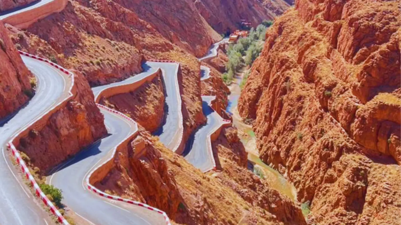 Tour de 3 días por el desierto desde Ouarzazate a Merzouga Tour de 3 días por el desierto desde Ouarzazate a Merzouga